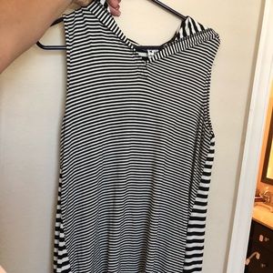 Hooded black and white shirt